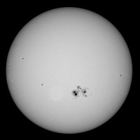Übersichtsaufnahme der Sonne, Oktober 2014. 150mm – f/8 Refraktor, Baader Herschel Prisma und Canon EOS 60D